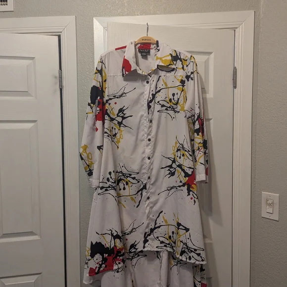 Step In Style Multicolor Abstract Print Blouse - Picture 2 of 10